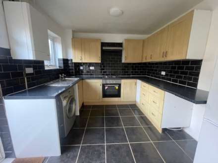 Favell Drive, Furzton, Milton Keynes*, Image 2