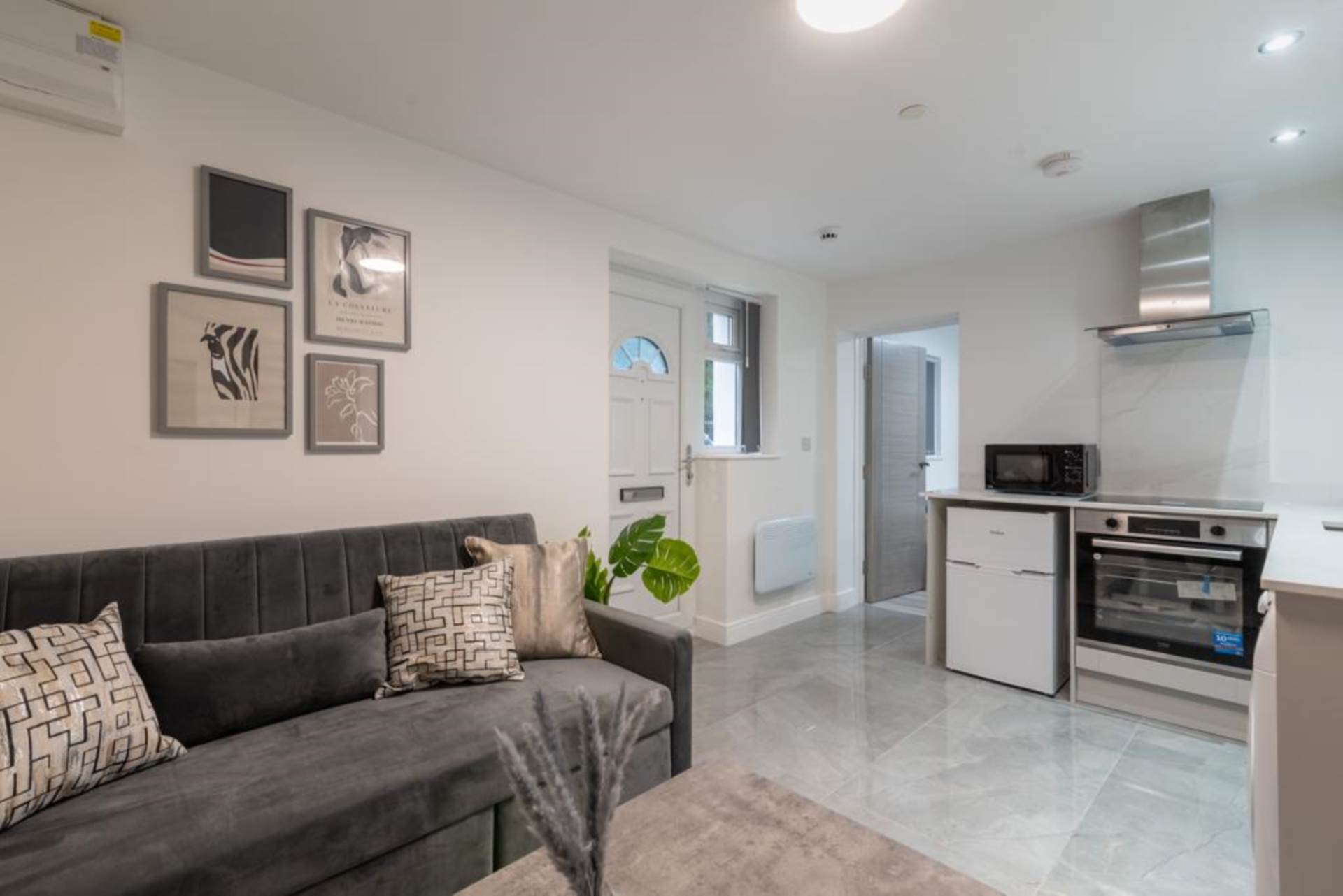 Flat 1 - Bruce Street, Cardiff, Image 2