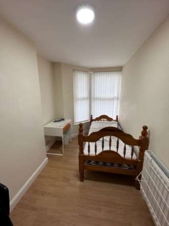 Heathfield Road, Image 10