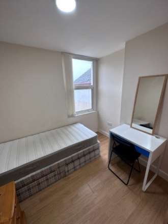 Heathfield Road, Image 11