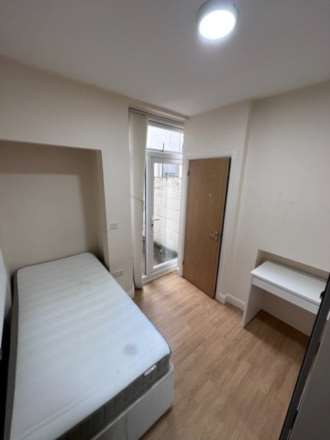 Heathfield Road, Image 9
