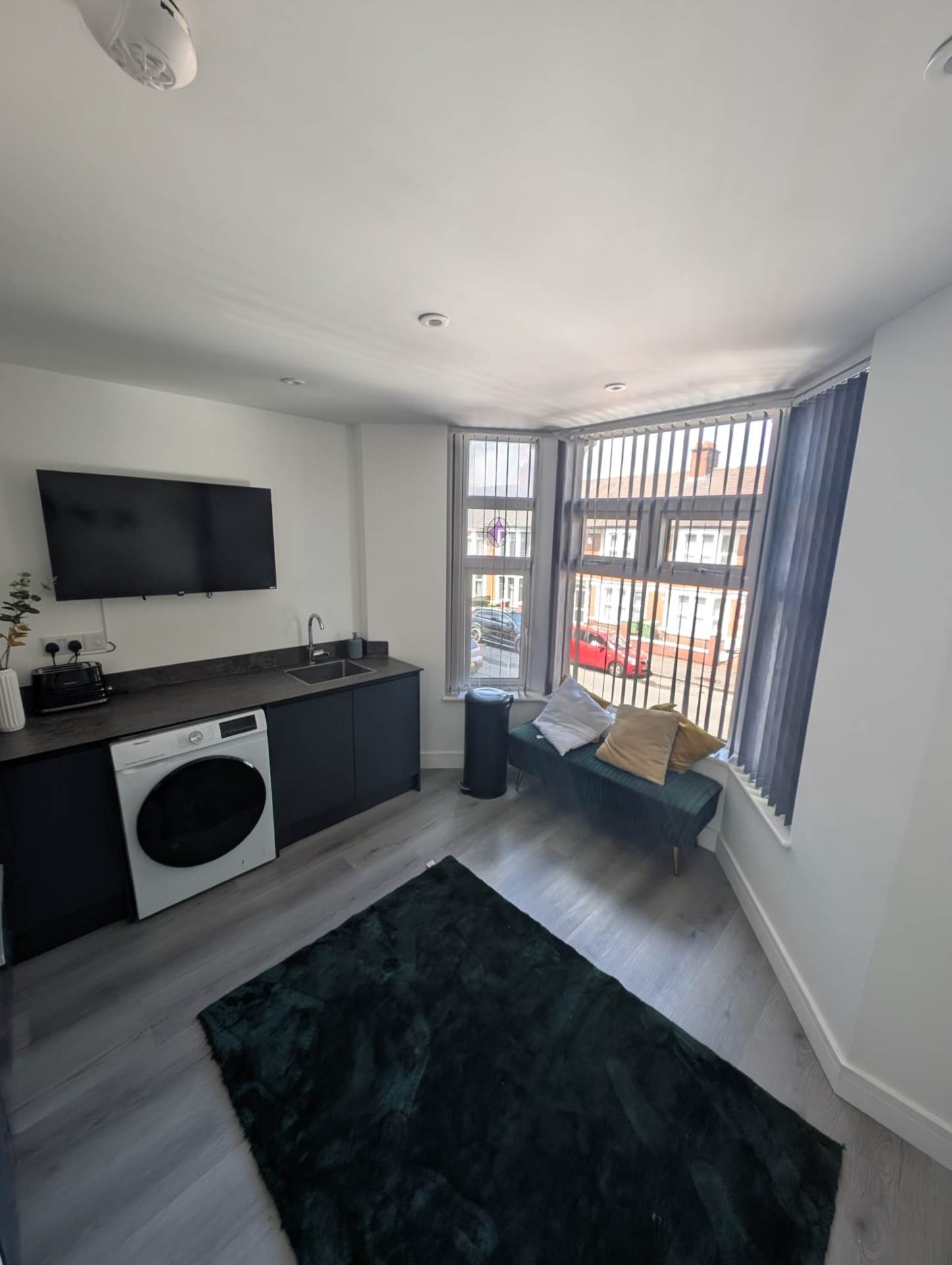 Flat 4 - 202 Corporation Road, Cardiff, Image 2