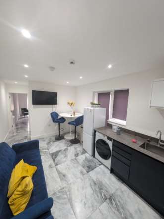 Flat 2 - 202 Corporation Road, Cardiff, Image 2