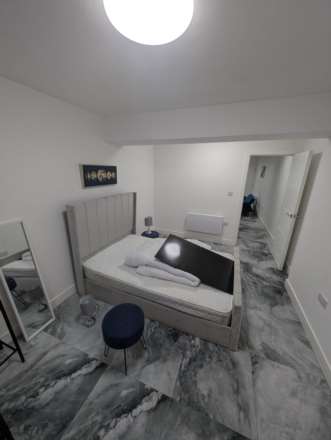 Flat 2 - 202 Corporation Road, Cardiff, Image 5