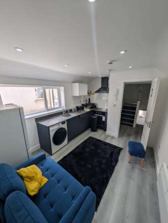 Flat 3 - 202 Corporation Road, Cardiff, Image 3