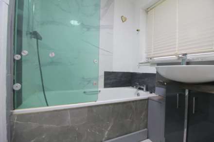 Sefton Court, Jersey Road, TW3, Image 12