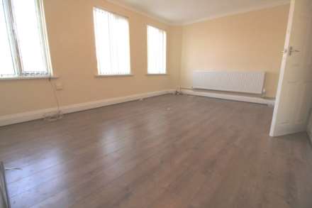 4 Bedroom Apartment, South Road, Southall