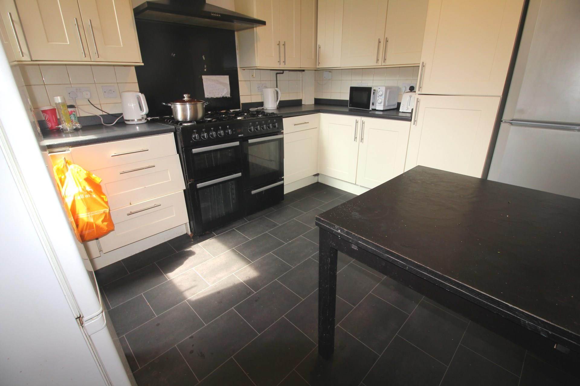 Hereford Road, West Acton, Image 3