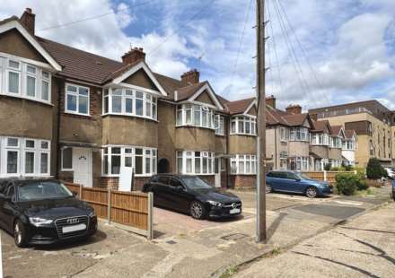 Alderwick Drive, Hounslow, TW3 1SF