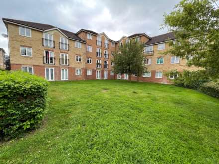 Varsity Drive, Twickenham, Image 6