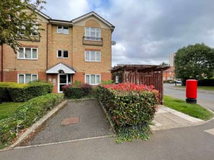 Varsity Drive, Twickenham, Image 8