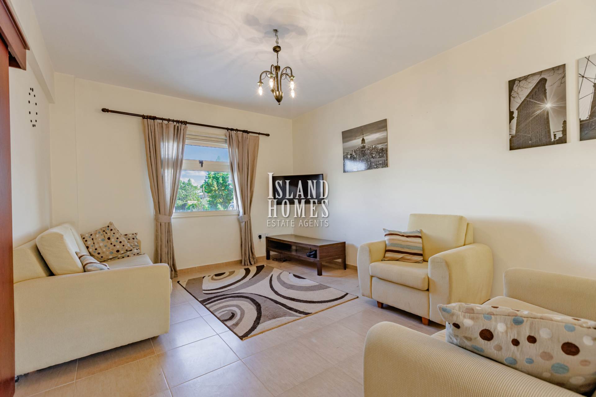 House in Deryneia - Image 2