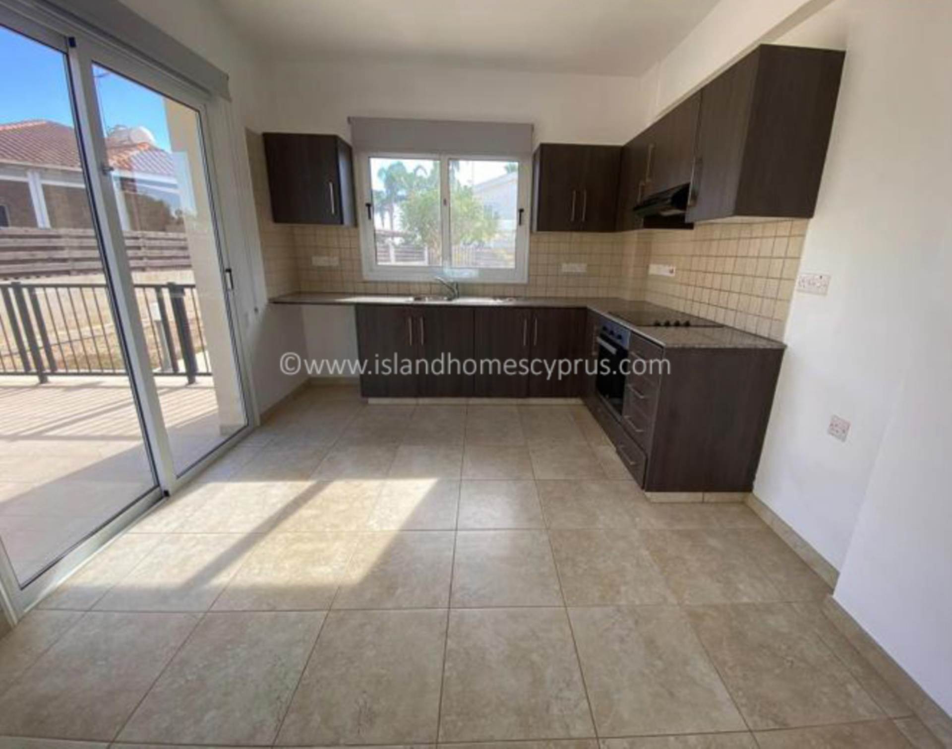 House in Sotira - Image 4