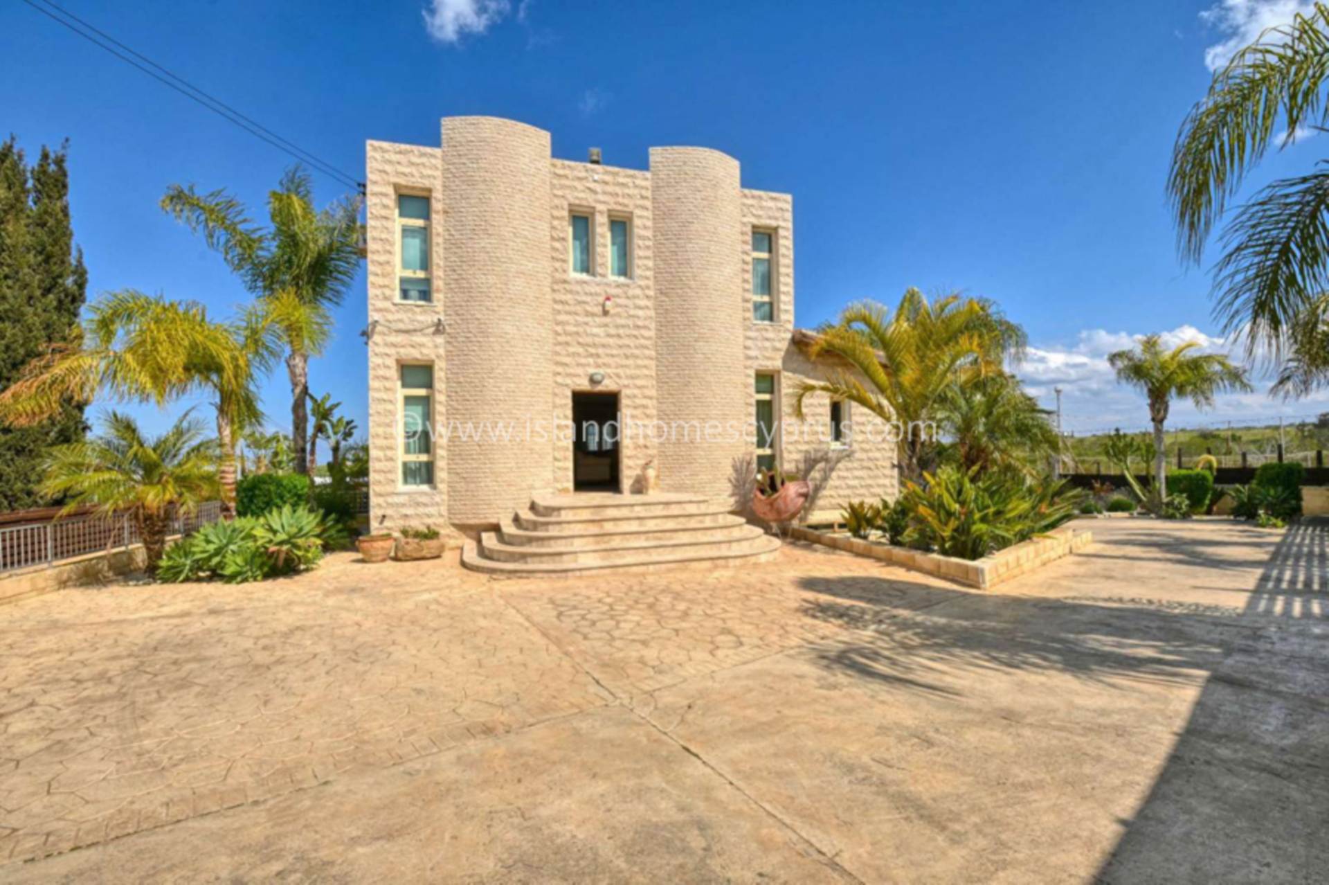 House in Paralimni - view 1