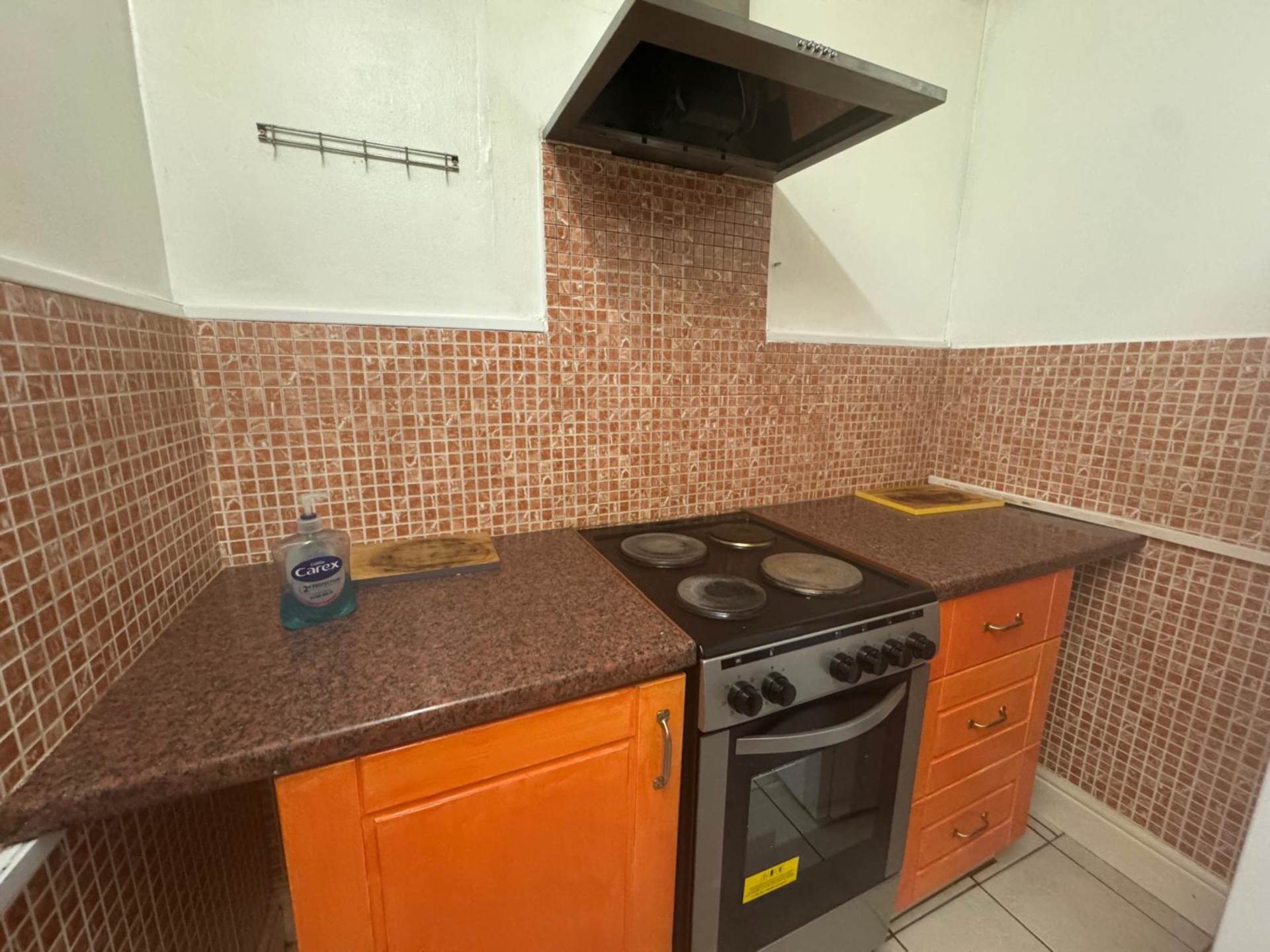 Harvaston Parade Tilehurst Reading, Reading, Image 4