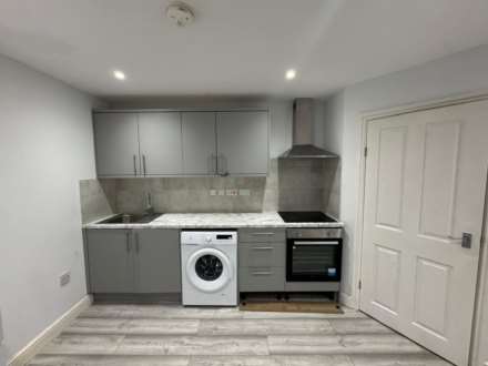 Tilehurst Road, Reading, Image 3