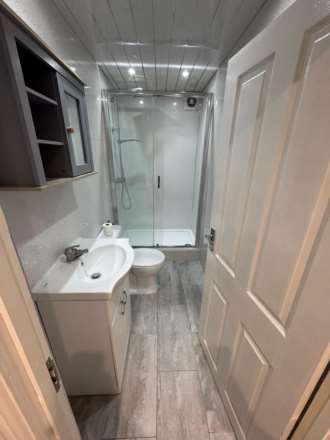 Tilehurst Road, Reading, Image 5