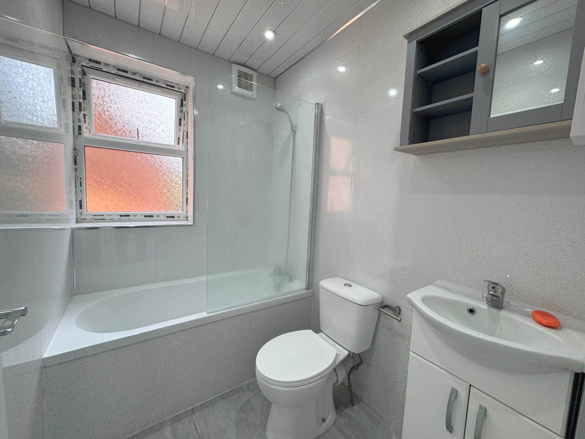 Tilehurst Road, Reading, Image 7