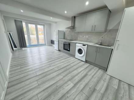 1 Bedroom Flat, Tilehurst Road, Reading