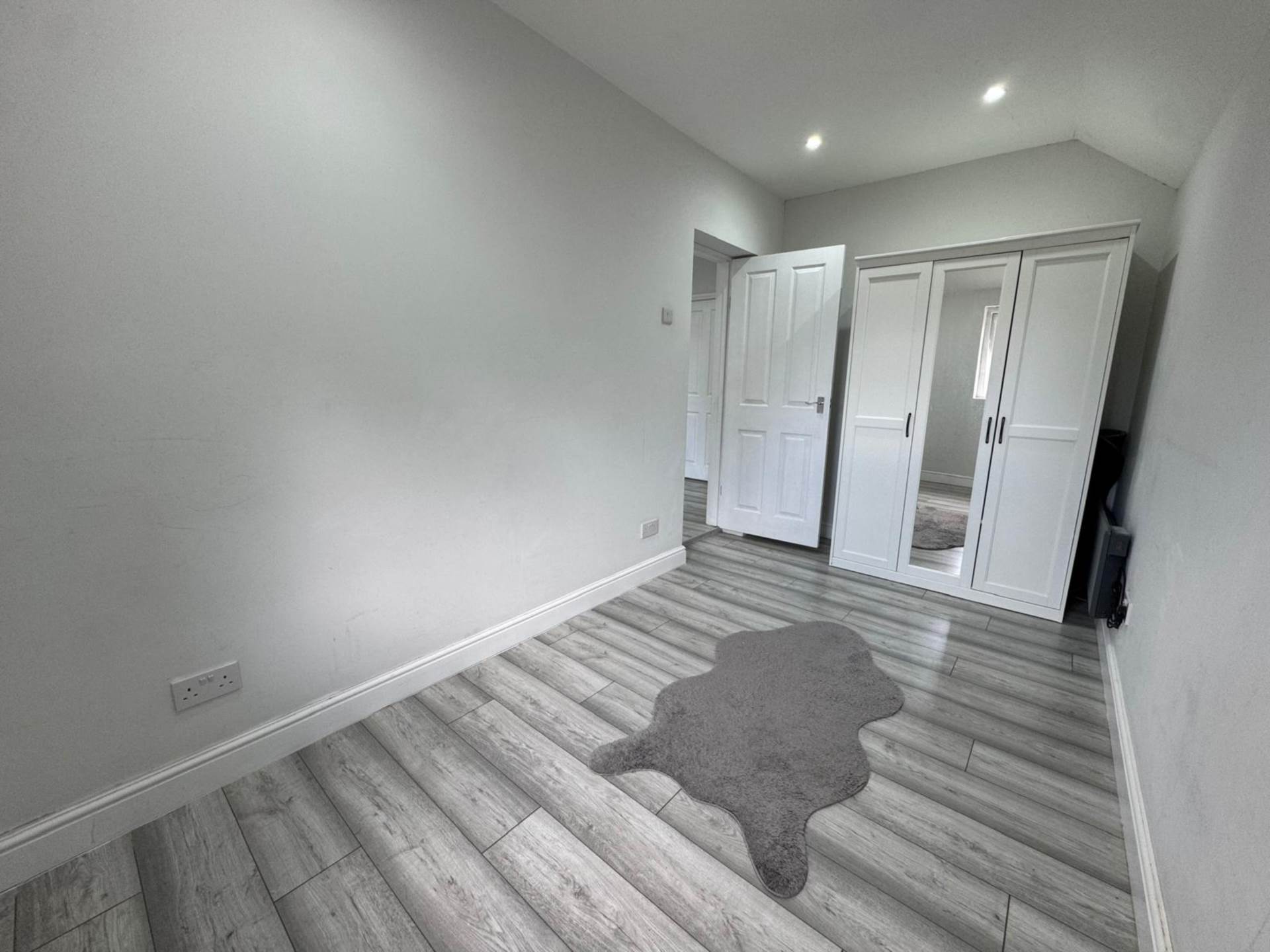 Tilehurst Road, Reading, Image 4