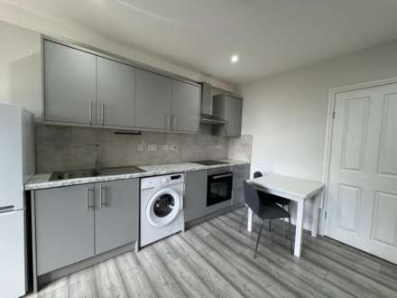 Tilehurst Road, Reading, Image 2