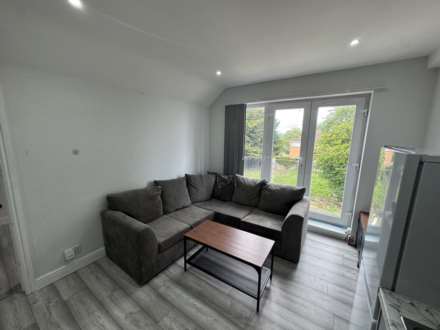 Tilehurst Road, Reading, Image 5