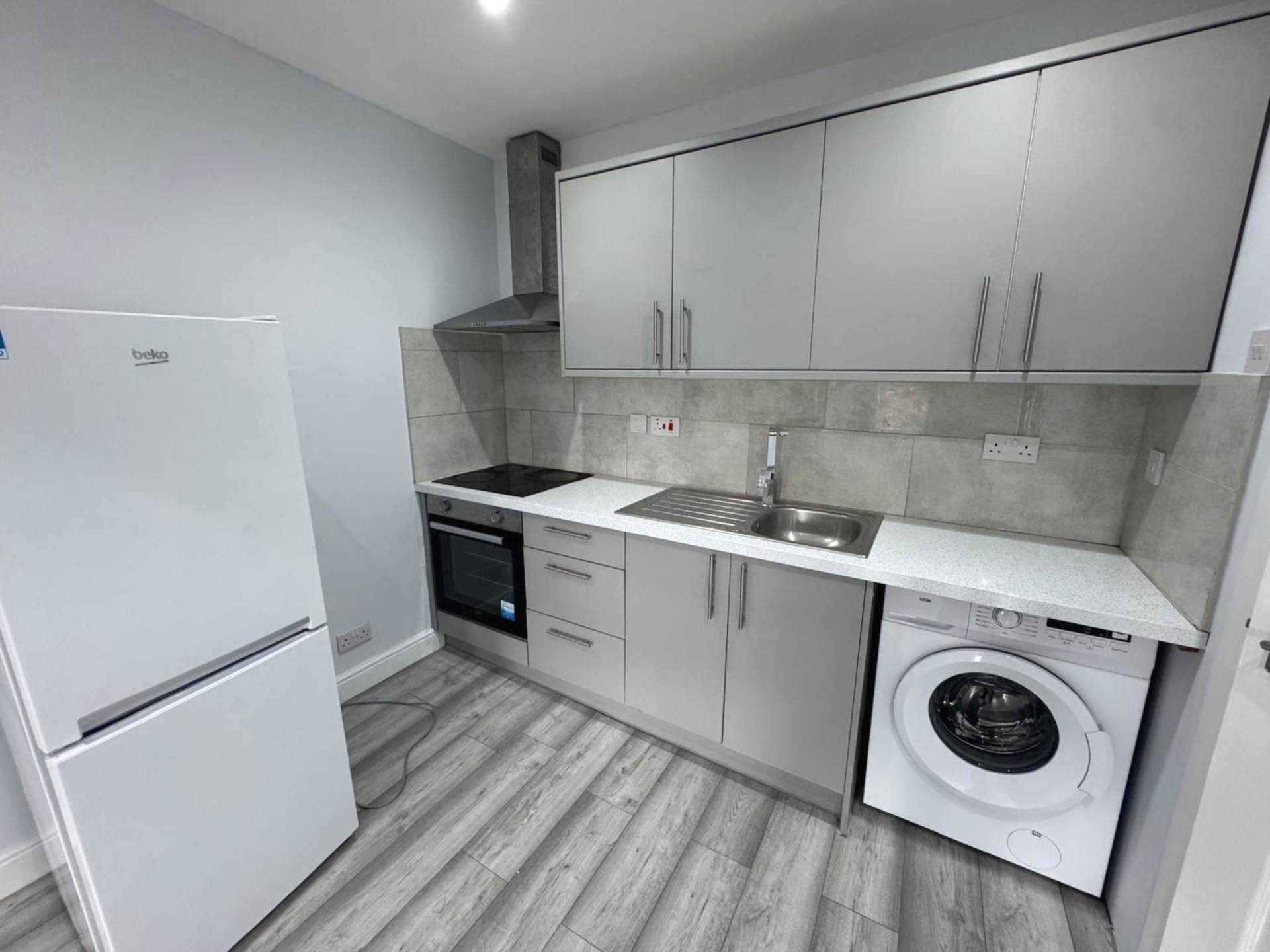Tilehurst Road, Reading, Image 4