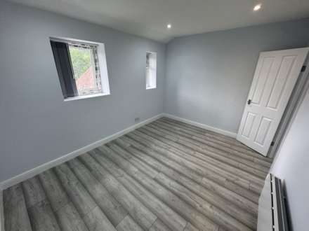 Tilehurst Road, Reading, Image 2