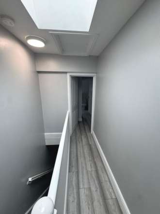 Tilehurst Road, Reading, Image 8