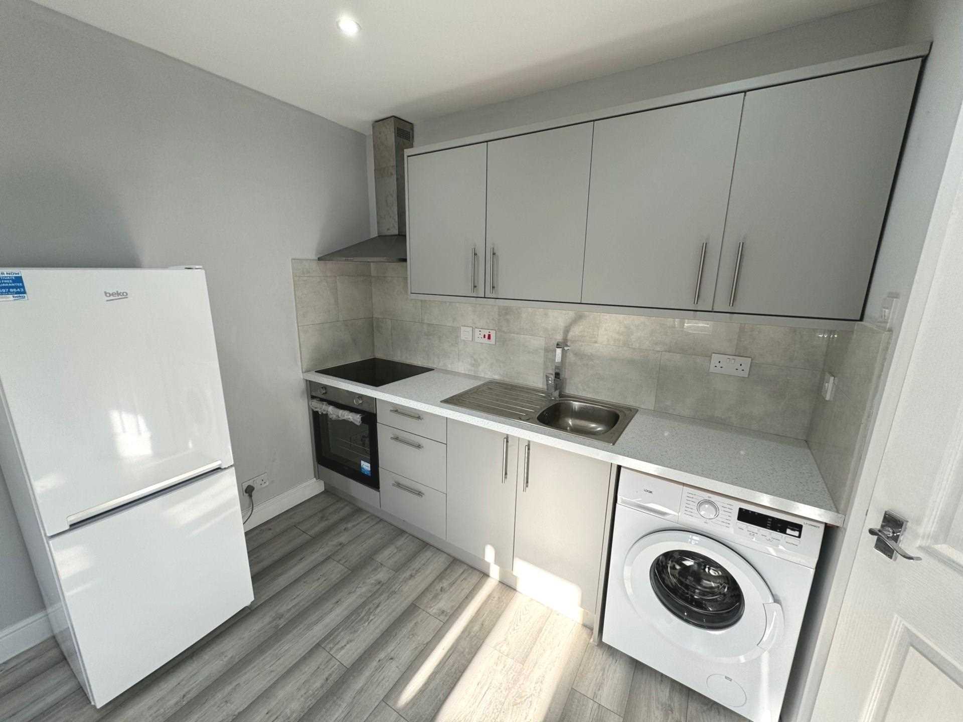 Tilehurst Road, Reading, Image 2