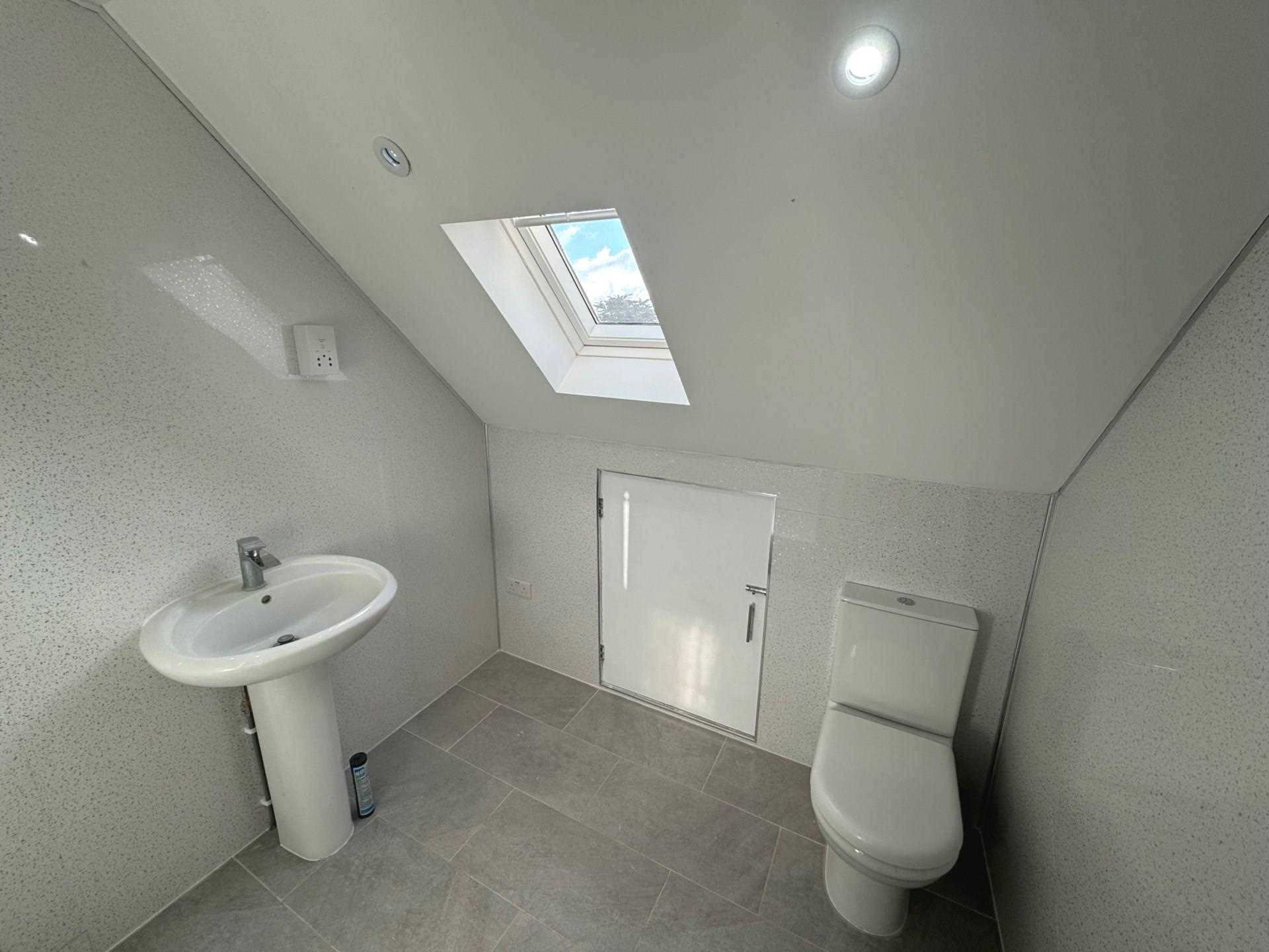Tilehurst Road, Reading, Image 6