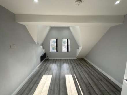 Tilehurst Road, Reading, Image 3
