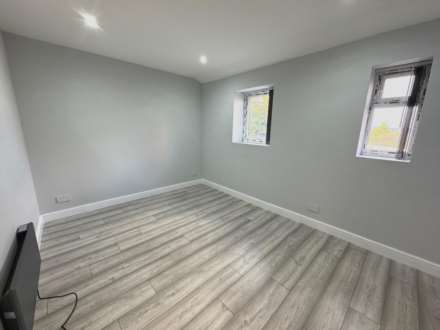 Tilehurst Road, Reading, Image 4