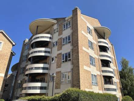 2 Bedroom Flat, Branagh Court, Reading