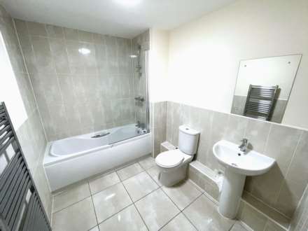 Lansdowne House, Reading, RG30, Image 8