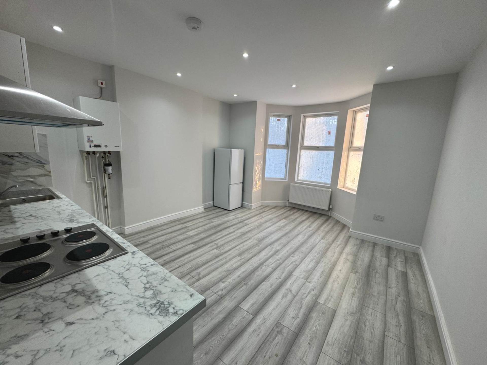 Tilehurst Road, Reading, Image 3