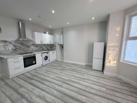 2 Bedroom Apartment, Tilehurst Road, Reading