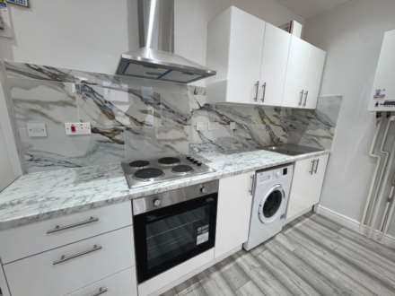 Tilehurst Road, Reading, Image 2