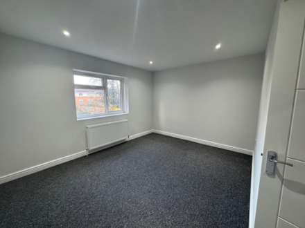 Tilehurst Road, Reading, Image 4