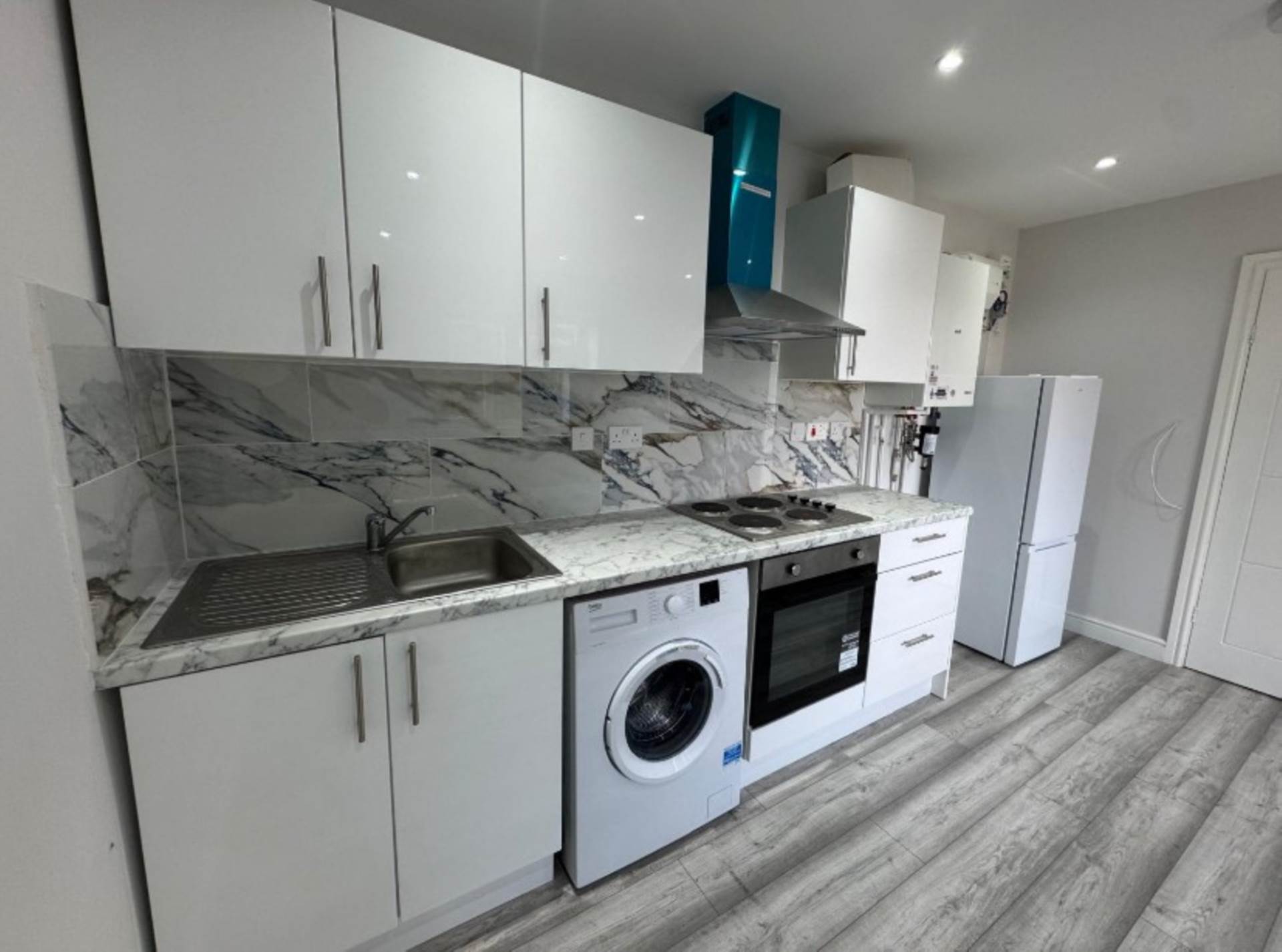 Tilehurst Road, Reading, Image 8