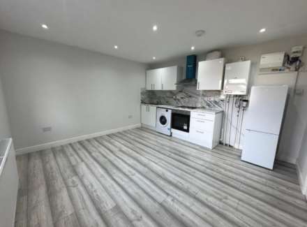 1 Bedroom Apartment, Tilehurst Road, Reading