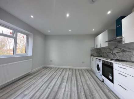 Tilehurst Road, Reading, Image 2