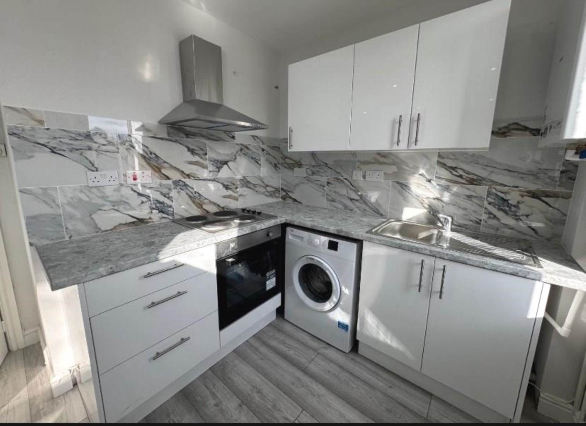 Tilehurst Road, Reading, Image 2