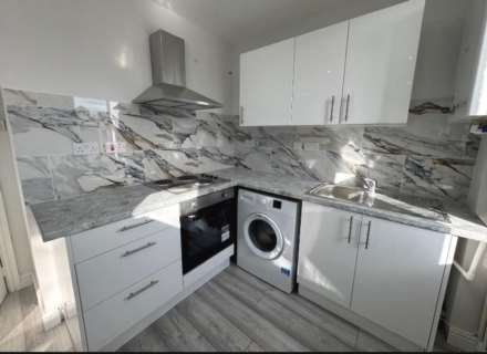 Tilehurst Road, Reading, Image 2