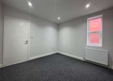 Tilehurst Road, Reading, Image 4