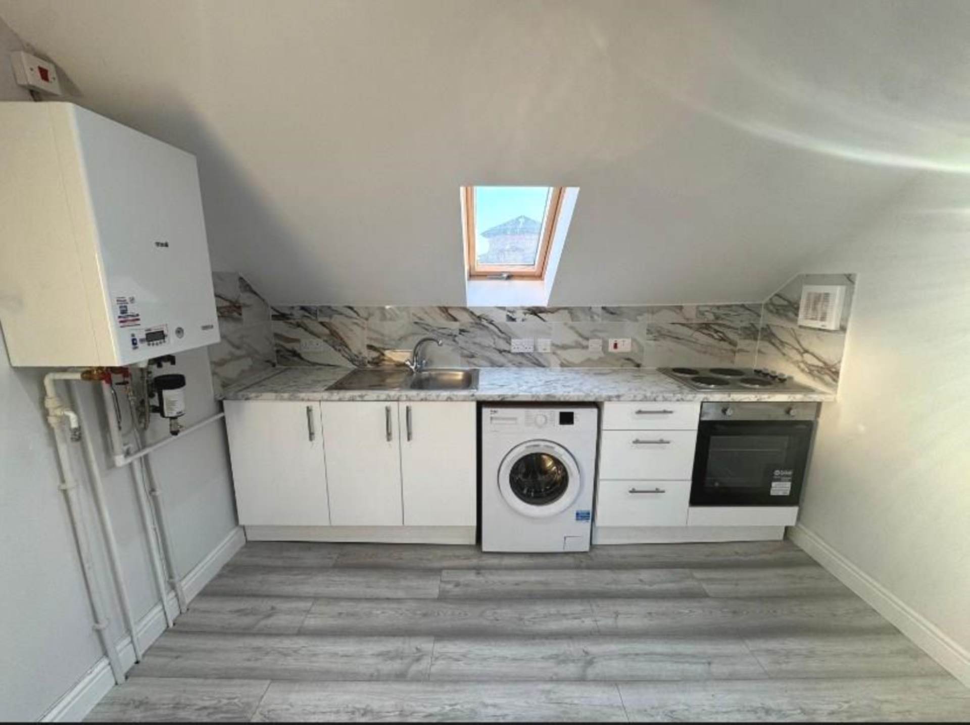 Tilehurst Road, Reading, Image 3