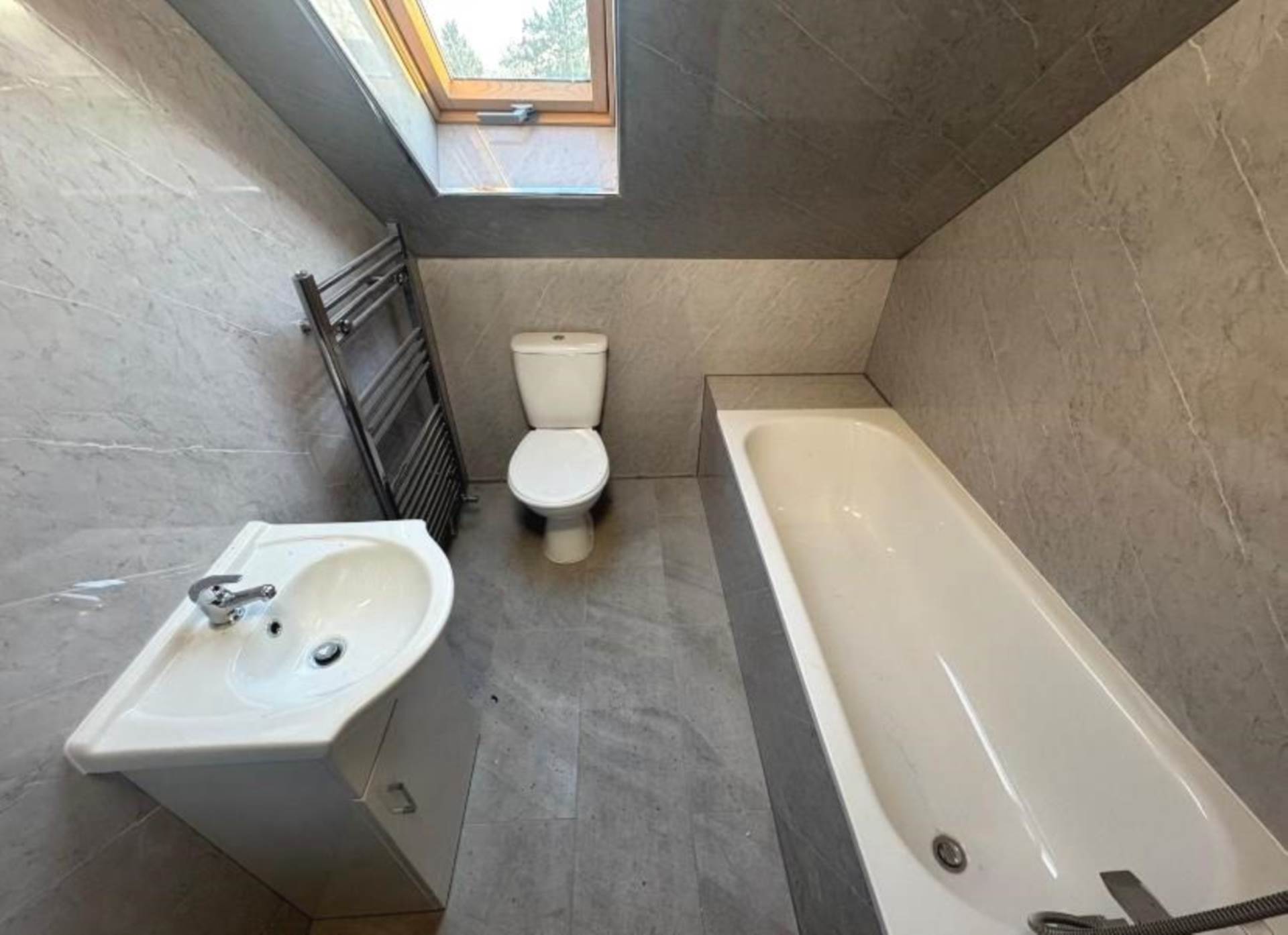 Tilehurst Road, Reading, Image 7
