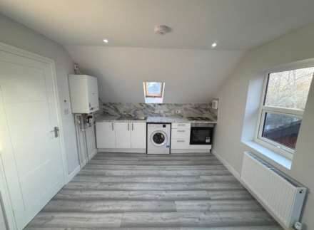 Tilehurst Road, Reading, Image 2