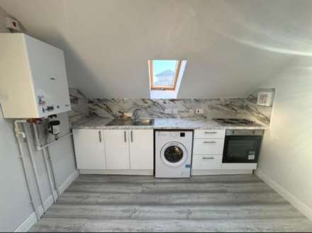 Tilehurst Road, Reading, Image 3