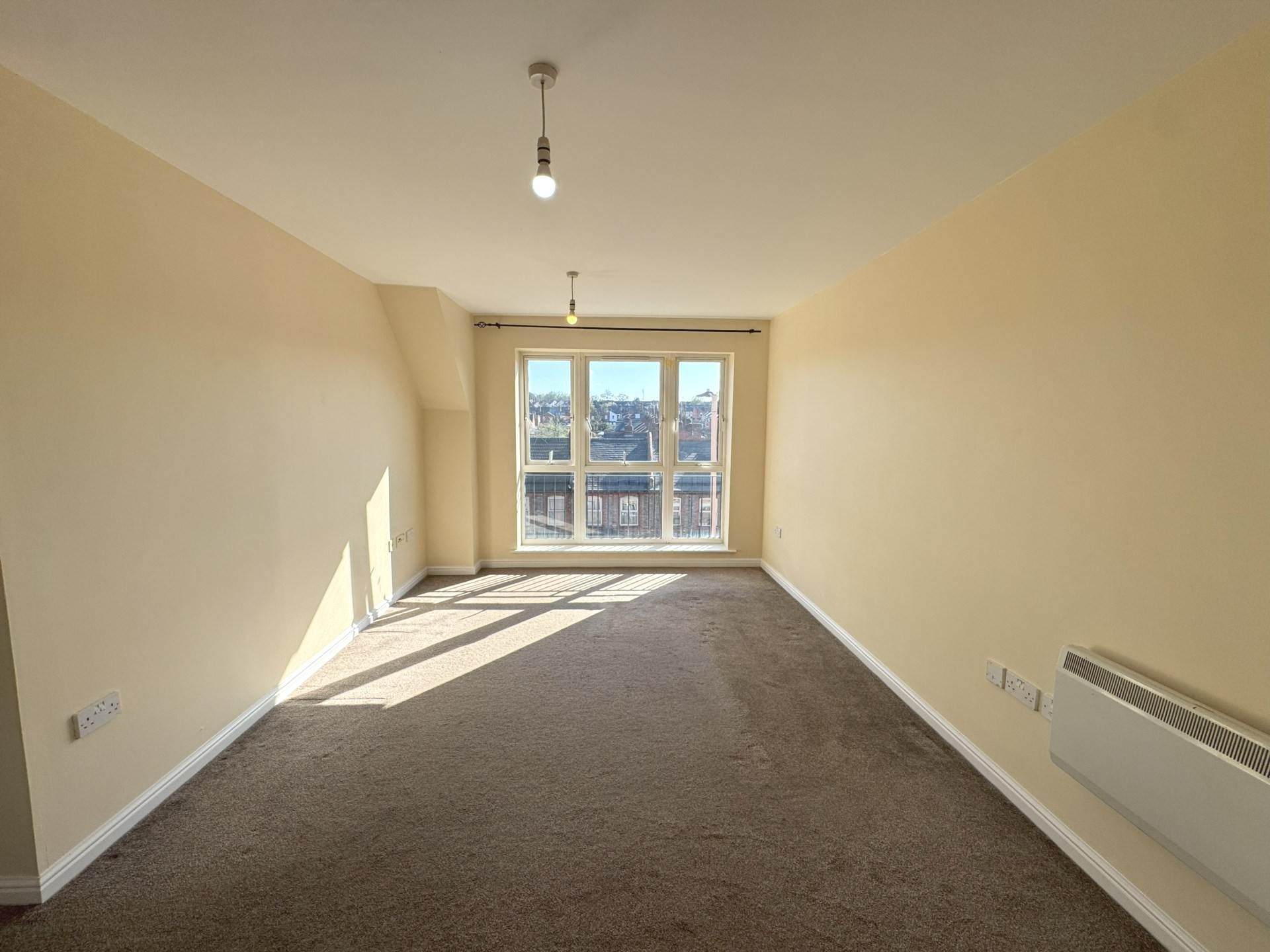 Westgate Court, Reading, Image 2